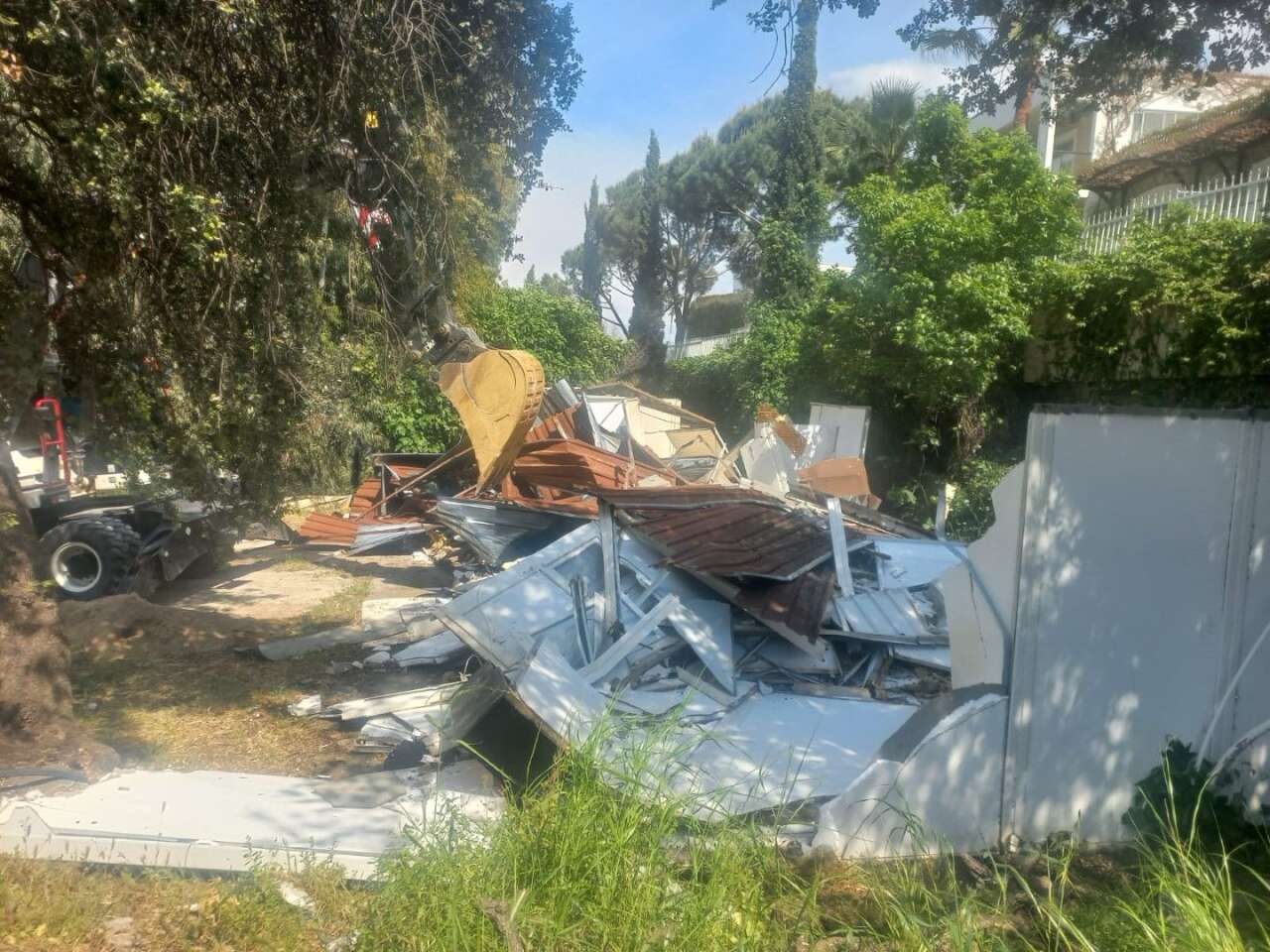 Bodrum’da Kaçak Yapılara Yıkım Operasyonu 1